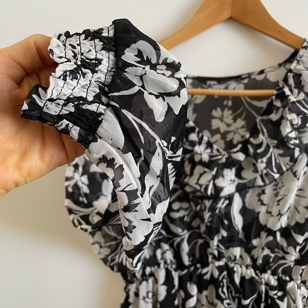 Zara dress - Picture 5 of 9